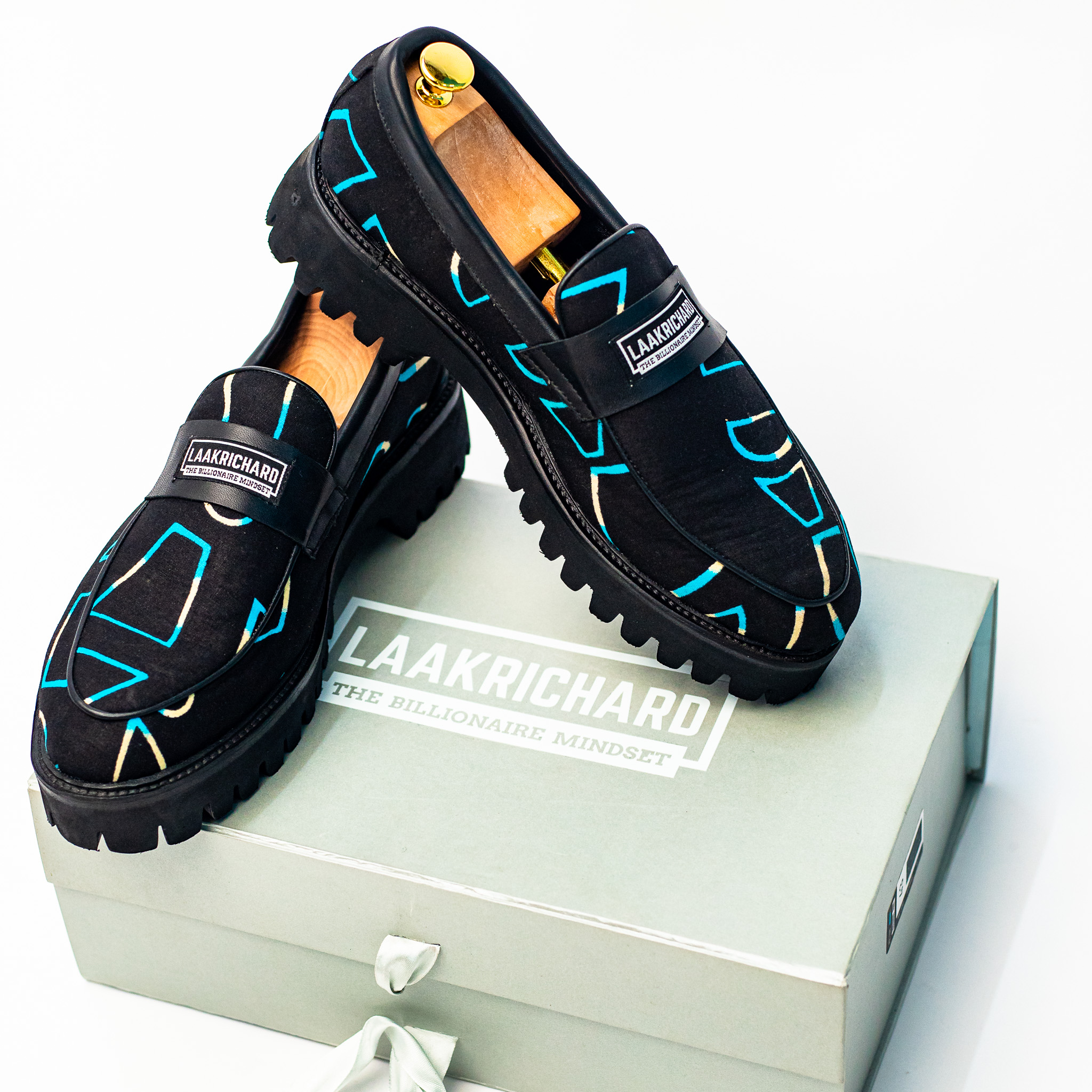 MGL2390-R1 Noir Vintage Loafer